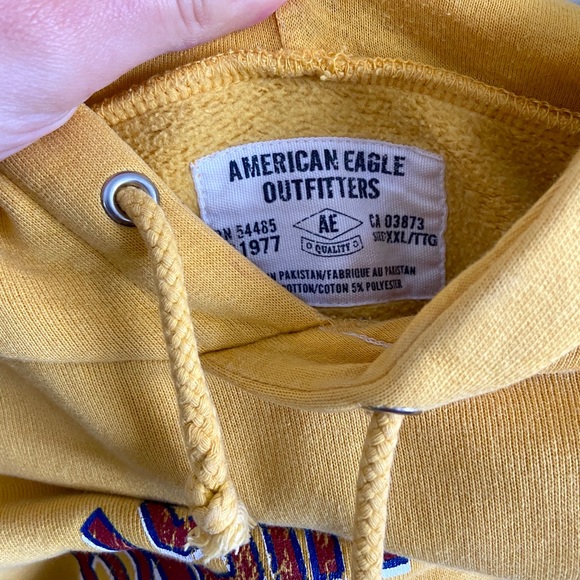 Cropped Sweatshirt - Picture 2 of 2